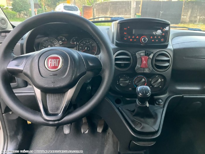 Fiat DOBLO ATTRACTIVE 7 LUGARES 2014/2015